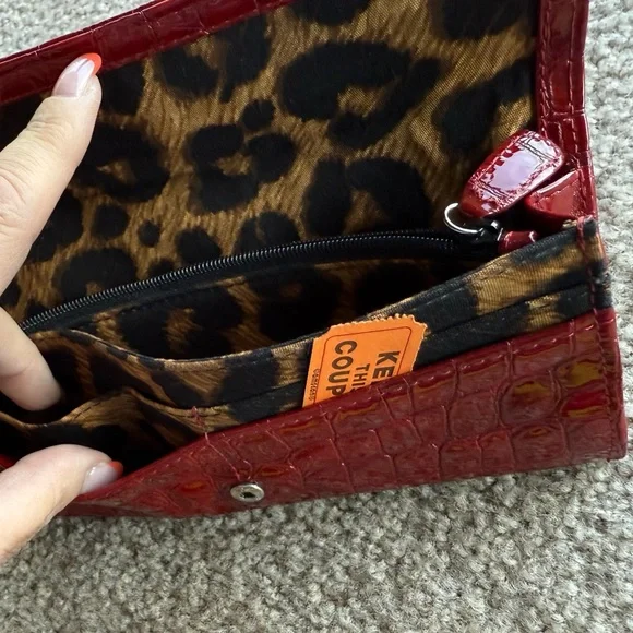 Vintage BRIGHTON EUC Red Crocodile-Embossed Patent Leather Women's Wallet - Picture 10 of 10